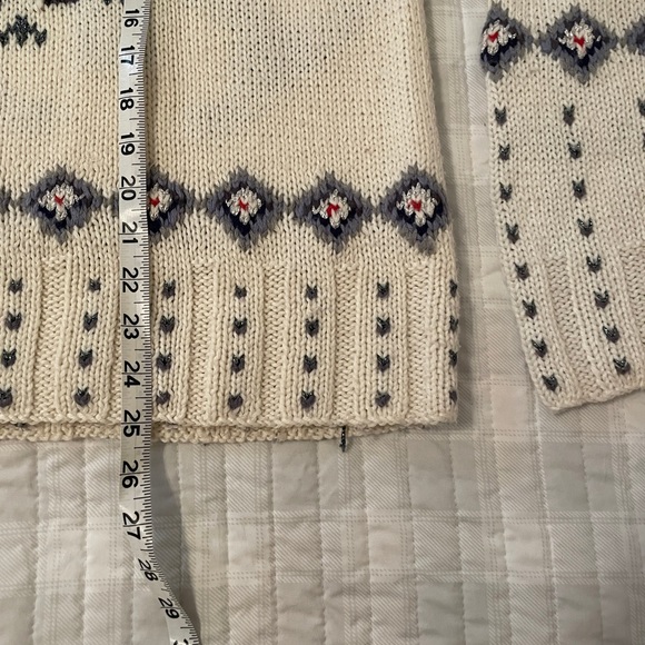 Gorsuch Ltd Wool White Winter Sweater- Skiing, Snowflakes. - Picture 4 of 10